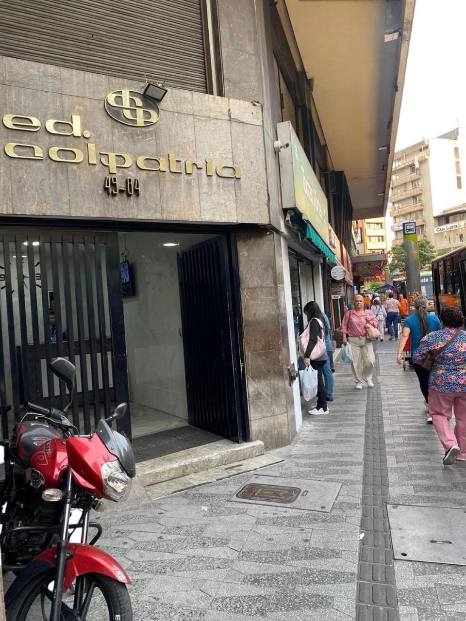 Lujoso A Pasos Del Metro De Apartment